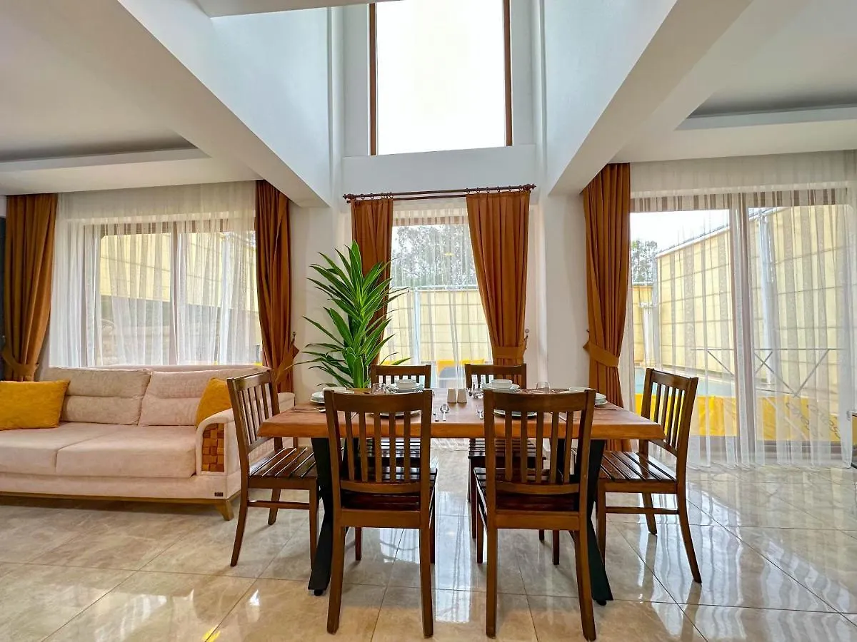 Tuna Oeluedeniz 4+1 Villa, Oezel Havuzlu, Fethiye